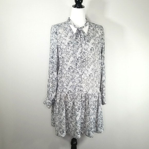 Lila Rose Flaired Printed Long Sleeve Dress - Picture 9 of 9
